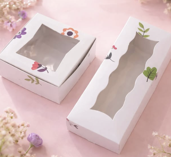 Caja de carton con hoyo